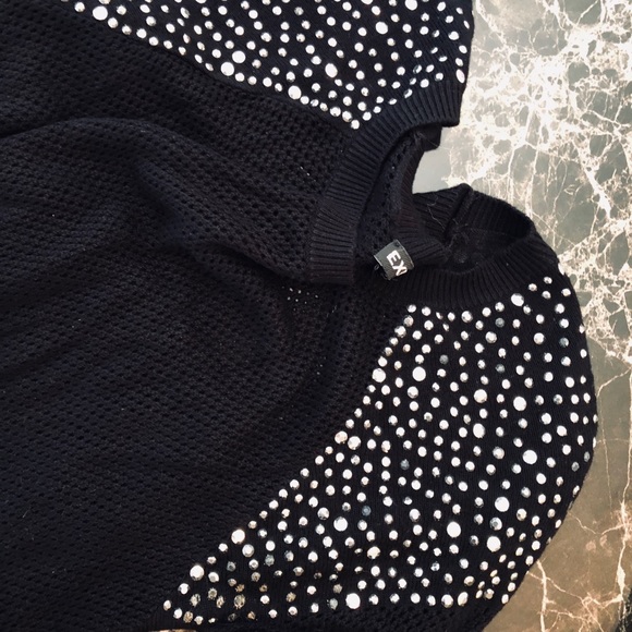 Adorable Express Rhinestone Top! 🖤 - Picture 7 of 7